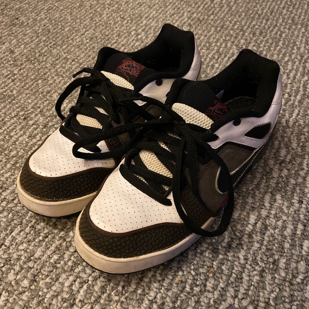 mocha nike trainers 🐿️